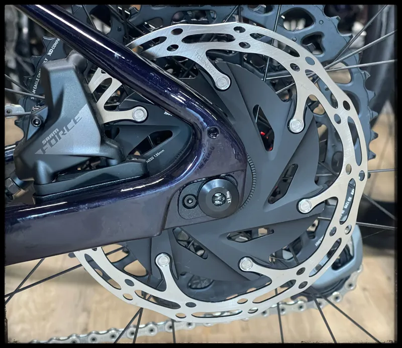 Revolt X Advanced Pro 0 Medium Airglow/Black 2023Currant-10